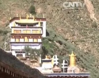 四川甘孜藏区发现罕见明代壁画与雕塑(图3) 四川甘孜藏区发现罕见明代壁画与雕塑(图3)