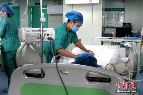 人社部回应跨省异地就医四问:谁受益?咋办理?(图4) 人社部回应跨省异地就医四问:谁受益?咋办理?(图4)