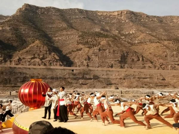 央视拥抱母亲河 临汾唱响全中国(图2) 央视拥抱母亲河 临汾唱响全中国(图2)
