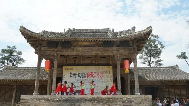 陕西白鹿原影视城两周年庆典暨第二届欢乐之夏忙罢会启幕(图4) 陕西白鹿原影视城两周年庆典暨第二届欢乐之夏忙罢会启幕(图4)