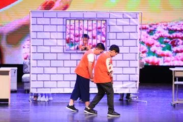 云南芒市四小话剧《迷途》亮相“金画眉”全国儿童戏剧教育成果展获好评(图3) 云南芒市四小话剧《迷途》亮相“金画眉”全国儿童戏剧教育成果展获好评(图3)