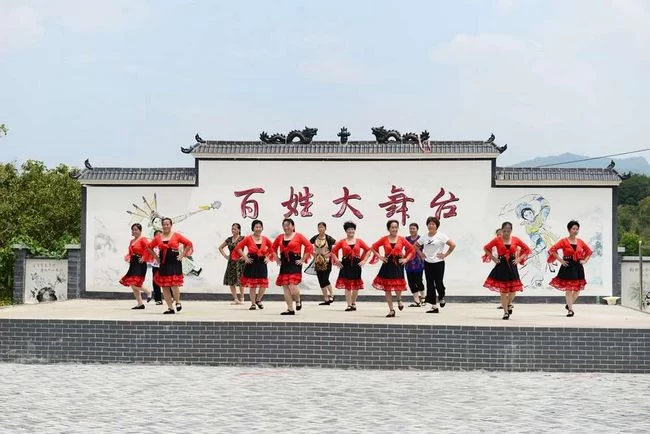 湖北黄冈:多措并举推动广场舞文明健康发展(图3) 湖北黄冈:多措并举推动广场舞文明健康发展(图3)