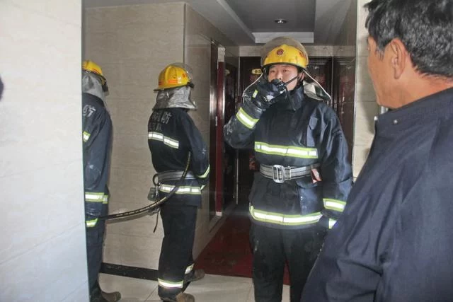 陕西府谷:消防宣传培训走进小区,实战演练紧盯高层(图3) 陕西府谷:消防宣传培训走进小区,实战演练紧盯高层(图3)