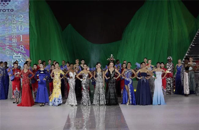 “2018环球旅游小姐世界总决赛”圆满落幕 俄罗斯选手夺冠(图1) “2018环球旅游小姐世界总决赛”圆满落幕 俄罗斯选手夺冠(图1)