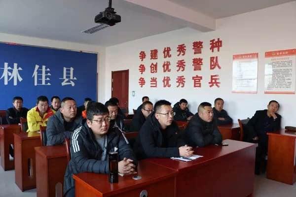 陕西佳县消防大队集中约谈培训重点单位消防责任人(图2)