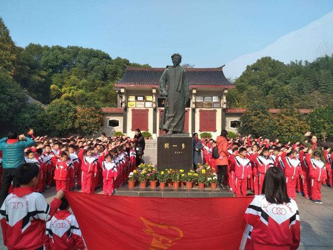 手持彩练当空舞——湖北浠水县努力创建国家公共文化服务体系示范区(图1)