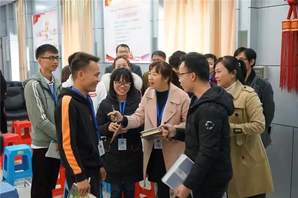 百色市中心血站启动“书香红城”全民阅读活动(图3) 百色市中心血站启动“书香红城”全民阅读活动(图3)