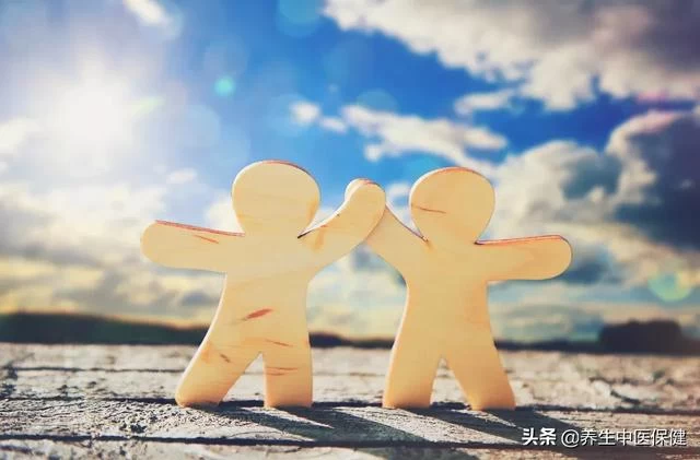 公认“天然黑发王”,不是桑葚,不是黑芝麻,生黑发增发量显年轻(图1) 公认“天然黑发王”,不是桑葚,不是黑芝麻,生黑发增发量显年轻(图1)