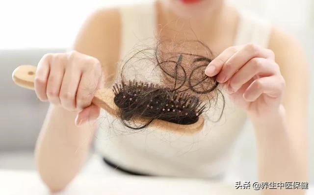 公认“天然黑发王”,不是桑葚,不是黑芝麻,生黑发增发量显年轻(图3) 公认“天然黑发王”,不是桑葚,不是黑芝麻,生黑发增发量显年轻(图3)