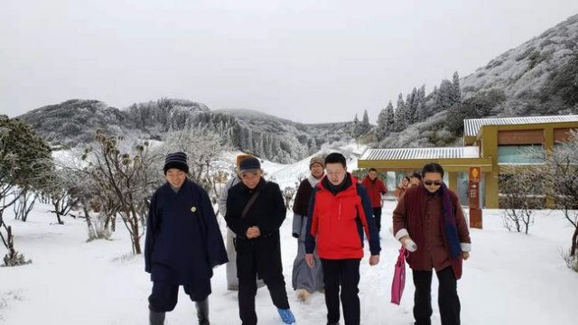重庆金佛寺和书法家单成武共同举办文化传承活动祈福盛世新景