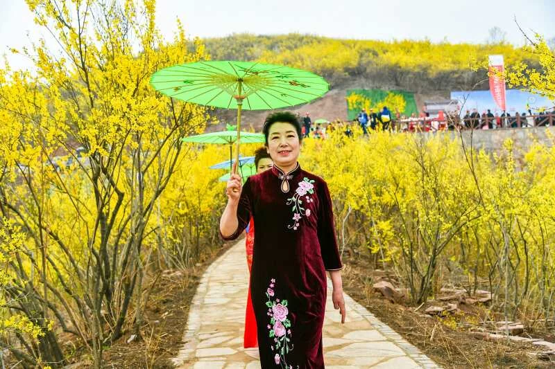 山西.长子首届“金山银山文化旅游节”开幕(图2) 山西.长子首届“金山银山文化旅游节”开幕(图2)