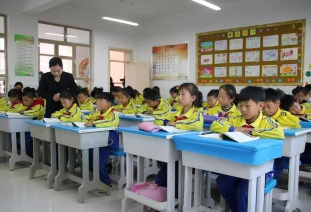 从"有学上"到"上好学",看榆林教育划时代发展(图5) 从"有学上"到"上好学",看榆林教育划时代发展(图5)