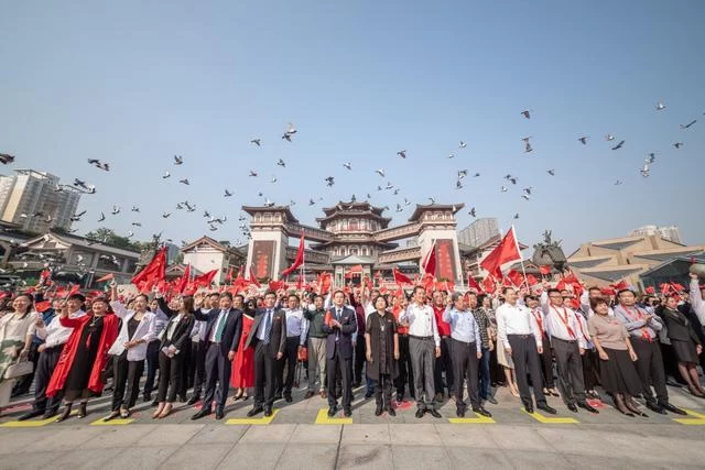 西安大唐西市庆祝新中国成立70周年暨园区建成投运10周年系列活动开启(图2) 西安大唐西市庆祝新中国成立70周年暨园区建成投运10周年系列活动开启(图2)