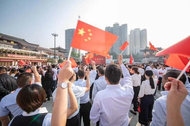 西安大唐西市庆祝新中国成立70周年暨园区建成投运10周年系列活动开启(图3) 西安大唐西市庆祝新中国成立70周年暨园区建成投运10周年系列活动开启(图3)