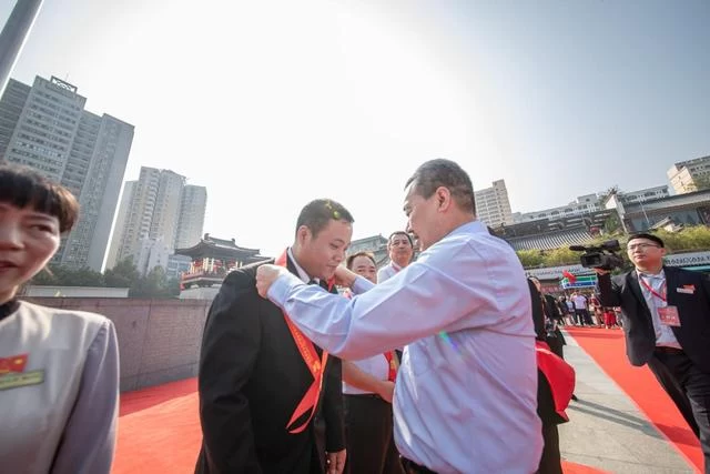 西安大唐西市庆祝新中国成立70周年暨园区建成投运10周年系列活动开启(图5) 西安大唐西市庆祝新中国成立70周年暨园区建成投运10周年系列活动开启(图5)
