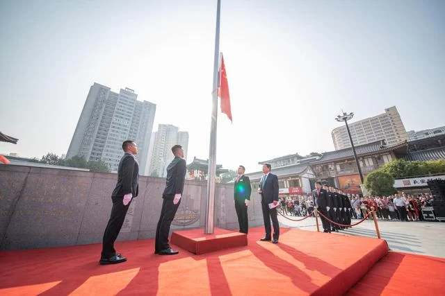 西安大唐西市庆祝新中国成立70周年暨园区建成投运10周年系列活动开启(图1) 西安大唐西市庆祝新中国成立70周年暨园区建成投运10周年系列活动开启(图1)
