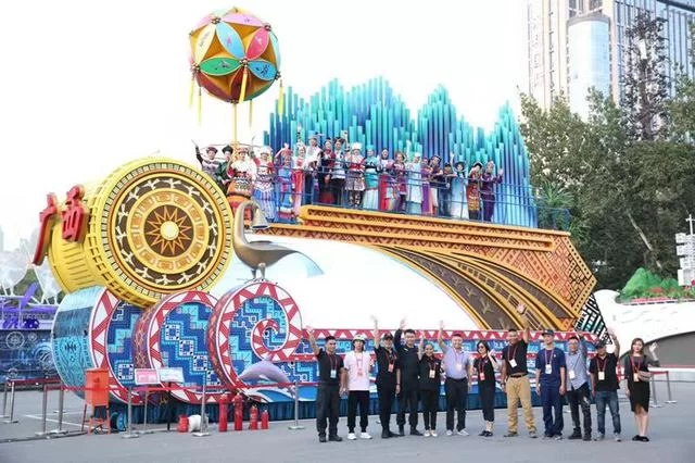 “壮美广西”彩车传递壮乡心声(图6) “壮美广西”彩车传递壮乡心声(图6)