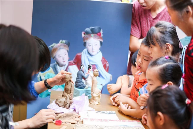 地坛国庆游园活动,让非遗融入现代生活(图3) 地坛国庆游园活动,让非遗融入现代生活(图3)