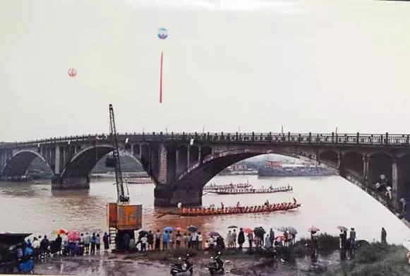 一座受到过《人民日报》称赞的东莞大桥(图2) 一座受到过《人民日报》称赞的东莞大桥(图2)