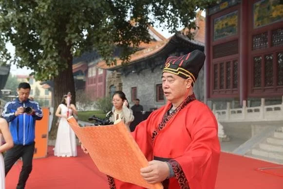 李秋喜点燃中国白酒的“生命之火”,2019“行走的汾酒”再度出发(图2) 李秋喜点燃中国白酒的“生命之火”,2019“行走的汾酒”再度出发(图2)