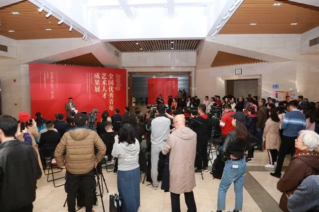 “2019年全国优秀青年艺术(书画)人才成果展”在京开幕(图1) “2019年全国优秀青年艺术(书画)人才成果展”在京开幕(图1)
