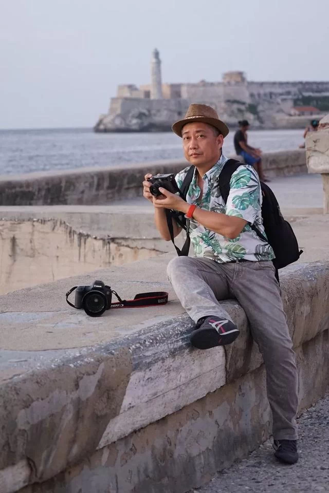 李志良:用镜头追寻“东莞制造”传奇(图1) 李志良:用镜头追寻“东莞制造”传奇(图1)