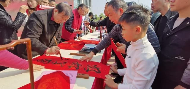 第四届“全球华人少年书法大会”总决赛圆满收官(图10) 第四届“全球华人少年书法大会”总决赛圆满收官(图10)