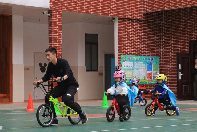 广西文旅幼首届冬季运动会带领孩子领跑未来(图6) 广西文旅幼首届冬季运动会带领孩子领跑未来(图6)