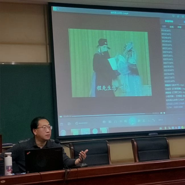 京剧文化传入嵊州越剧艺术学校(图1) 京剧文化传入嵊州越剧艺术学校(图1)