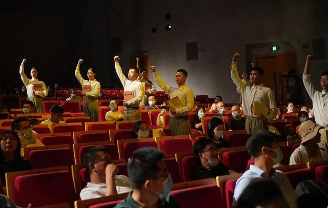 塑造“红秀”演出品牌 构建传承延安精神的动情载体(图7) 塑造“红秀”演出品牌 构建传承延安精神的动情载体(图7)