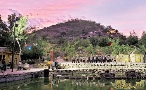 火塔点亮圆心梦 咱们赶上好时候——陕西省榆林市多举措确保高质量打赢脱贫攻坚战(图2) 火塔点亮圆心梦 咱们赶上好时候——陕西省榆林市多举措确保高质量打赢脱贫攻坚战(图2)