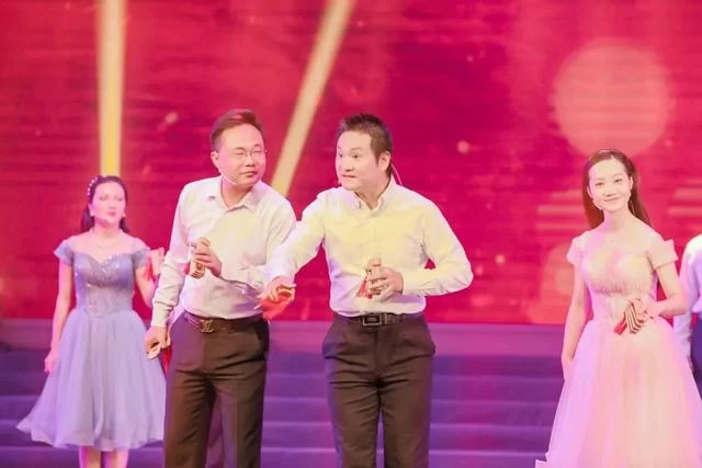 凝聚工人力量,齐心温暖前行——东莞市工人艺术团成立启动晚会温暖上演(图20) 凝聚工人力量,齐心温暖前行——东莞市工人艺术团成立启动晚会温暖上演(图20)