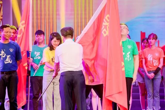 凝聚工人力量,齐心温暖前行——东莞市工人艺术团成立启动晚会温暖上演(图2) 凝聚工人力量,齐心温暖前行——东莞市工人艺术团成立启动晚会温暖上演(图2)