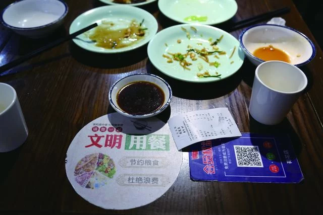 你少点一盘菜 就可为困难老人献一份爱心餐 鹿城这项活动两周已有千余人参与(图2) 你少点一盘菜 就可为困难老人献一份爱心餐 鹿城这项活动两周已有千余人参与(图2)
