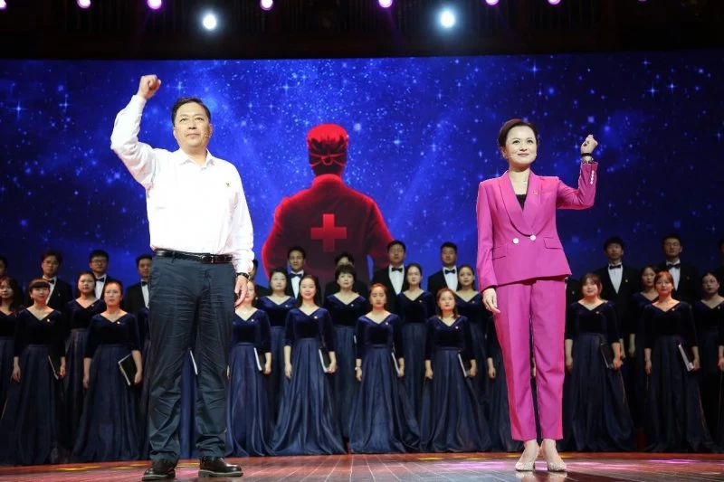 艺术党课《致敬中国力量》唱响合肥大剧院音乐厅(图3) 艺术党课《致敬中国力量》唱响合肥大剧院音乐厅(图3)