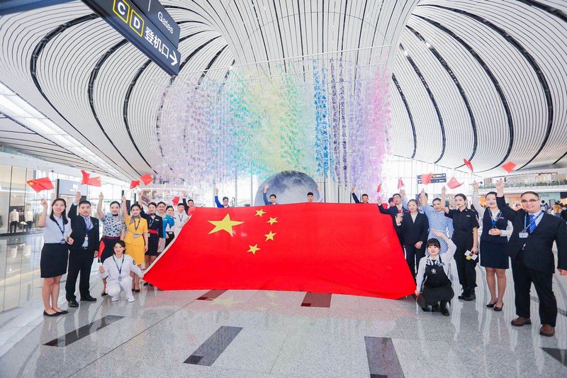 “家国同庆”快闪活动展示大兴机场“”温度”(图3)