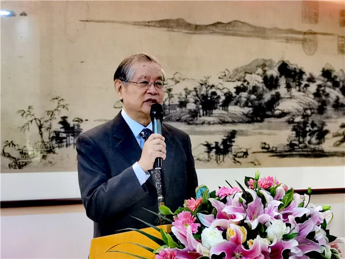 北大中文系为王力等三位一级教授铜像安放揭幕(图9) 北大中文系为王力等三位一级教授铜像安放揭幕(图9)