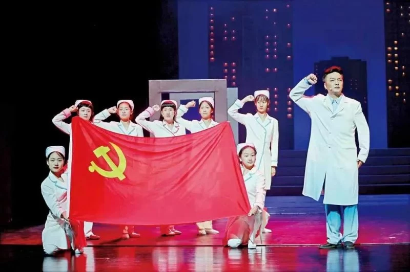 黄梅戏大剧院:点亮黄冈 重启未来——写在黄梅戏大剧院开业运营5周年(图4) 黄梅戏大剧院:点亮黄冈 重启未来——写在黄梅戏大剧院开业运营5周年(图4)