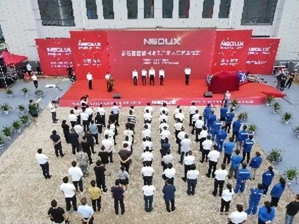 新石器神木智能制造工厂无人车首发仪式举行