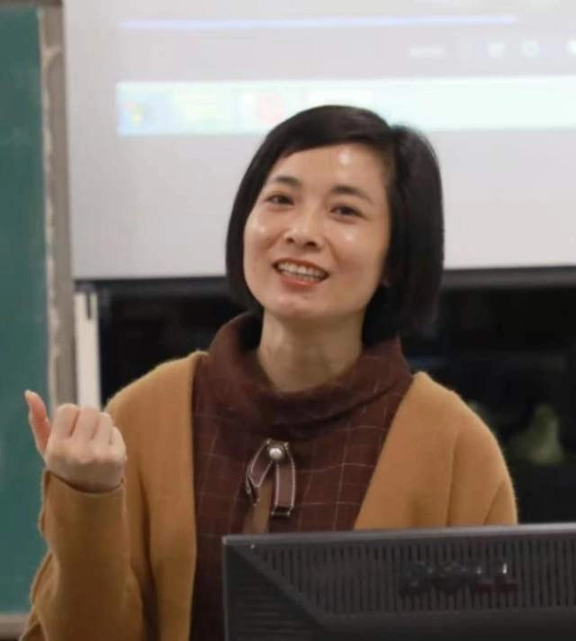 一本属于心灵漫步的枕边书——青弘诗文集《蛙声》正式出版(图8) 一本属于心灵漫步的枕边书——青弘诗文集《蛙声》正式出版(图8)