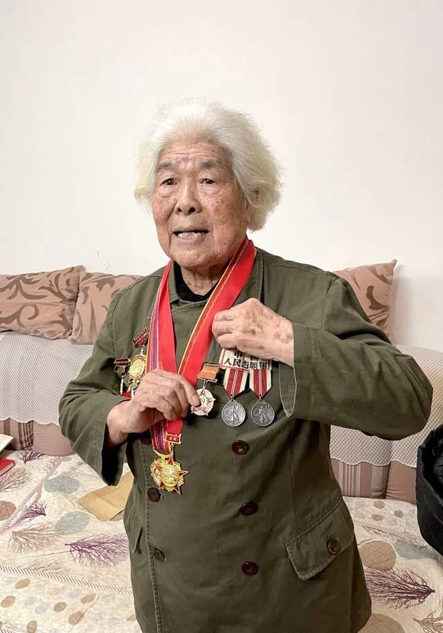 杨医生,我就是您救活的壮家女孩——记扎根广西的“天津医生”杨兴蓉(图1) 杨医生,我就是您救活的壮家女孩——记扎根广西的“天津医生”杨兴蓉(图1)