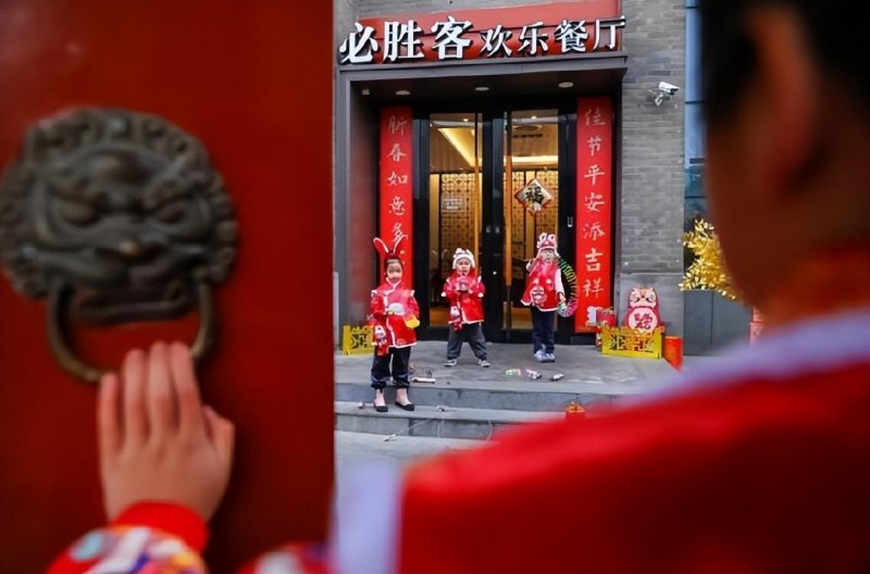 北京必胜客开启新春盛宴 中式风演绎怀旧中国年(图6)