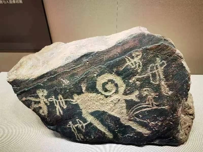 “阿拉善岩画专题展”入选内蒙古全区主题展览(图2) “阿拉善岩画专题展”入选内蒙古全区主题展览(图2)