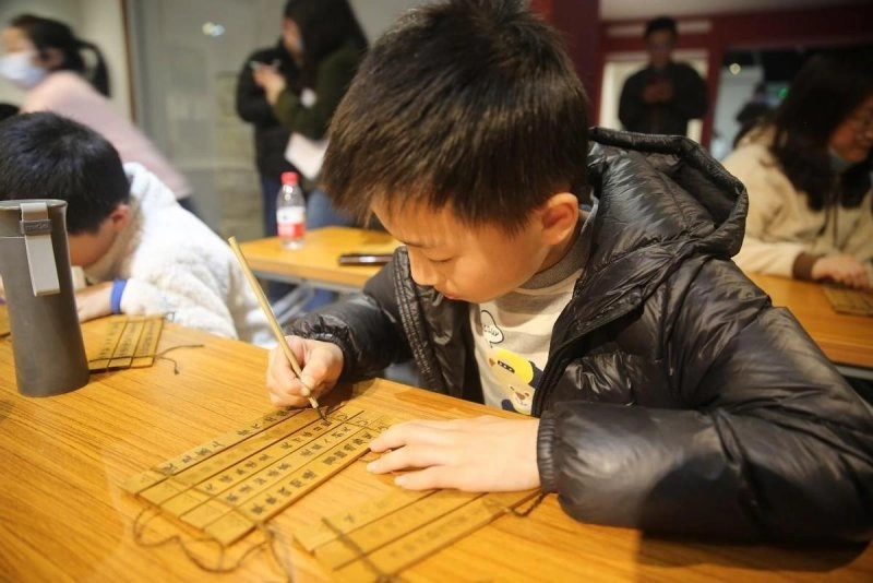 “阿拉善岩画专题展”入选内蒙古全区主题展览(图5) “阿拉善岩画专题展”入选内蒙古全区主题展览(图5)