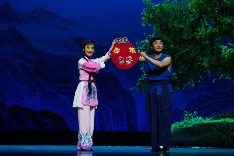 点亮城市璀璨星空——黄梅戏大剧院畅想曲(图5) 点亮城市璀璨星空——黄梅戏大剧院畅想曲(图5)