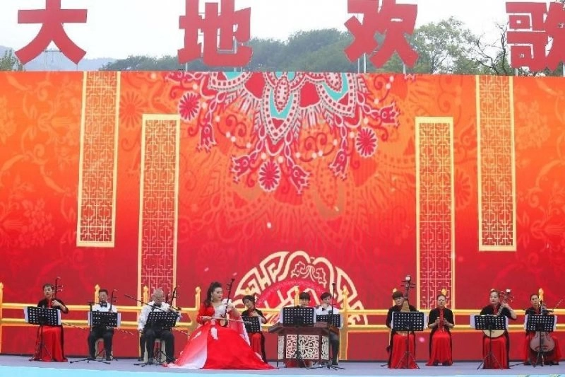 蓝田县“四季村晚”示范展示开启“大地欢歌”西安市乡村文化活动年(图3) 蓝田县“四季村晚”示范展示开启“大地欢歌”西安市乡村文化活动年(图3)