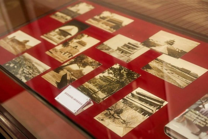 北京中轴线专题文献展6月6日在首都图书馆开幕(图3) 北京中轴线专题文献展6月6日在首都图书馆开幕(图3)