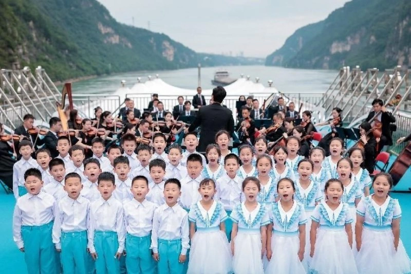 在元宇宙意义上重构我们的诗性世界——总台2023端午节特别节目《碧水长歌颂端阳》观后(图3) 在元宇宙意义上重构我们的诗性世界——总台2023端午节特别节目《碧水长歌颂端阳》观后(图3)