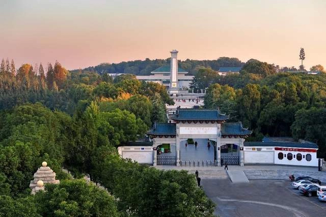 红色讲解员队伍现状与培养途径探究——基于黄冈市讲解员队伍现状的调查