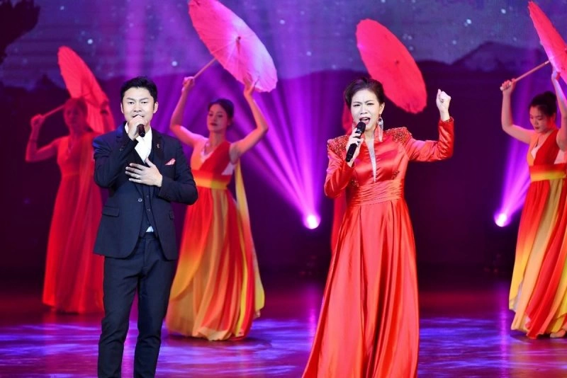 珸琹组合推出首张专辑《当歌声变成唯美》(图3) 珸琹组合推出首张专辑《当歌声变成唯美》(图3)